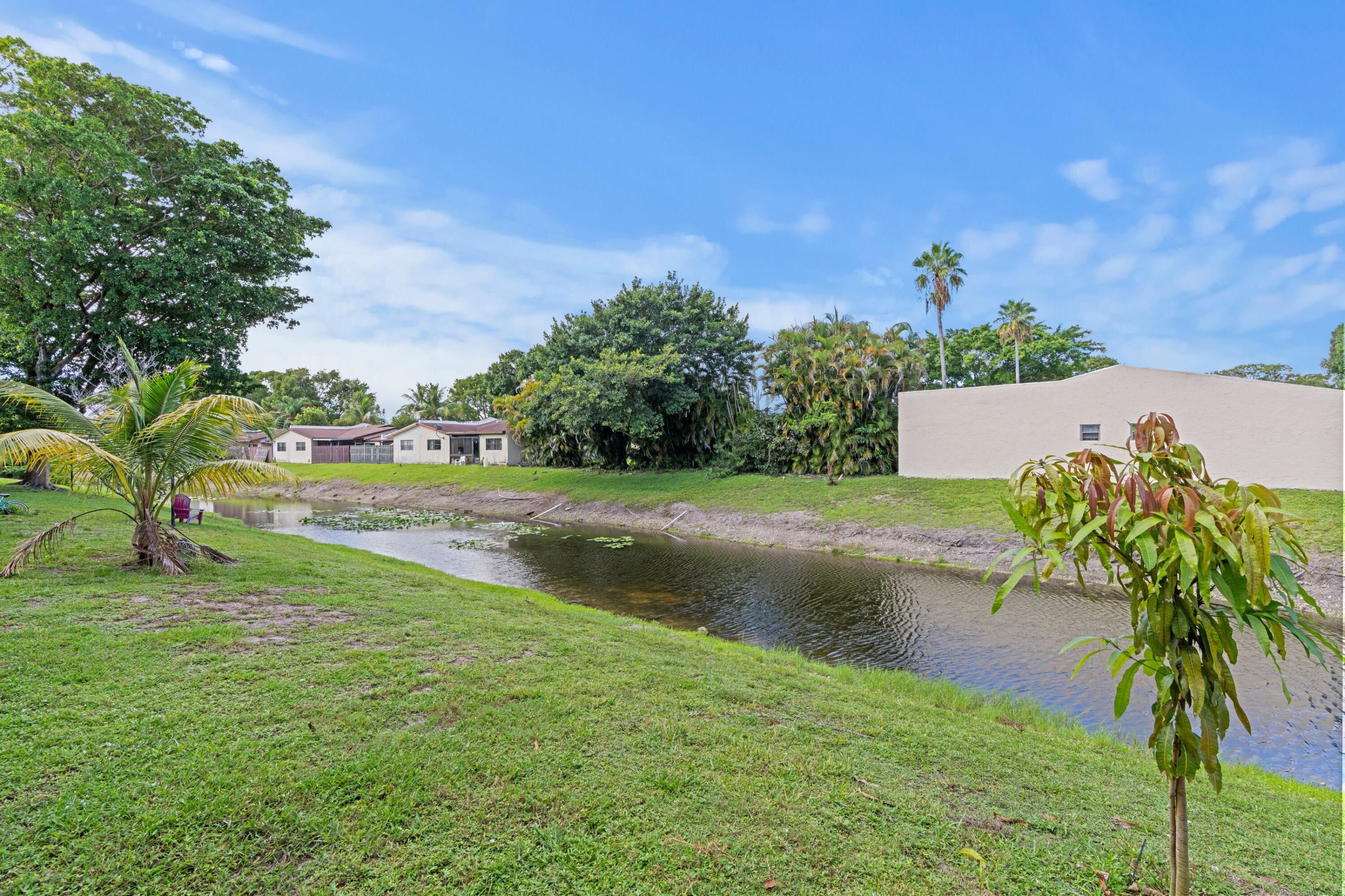 9374 Southwest 3rd Street, Unit 708 Boca Raton, FL 33428 - Photo 9 of 35 Lake Views