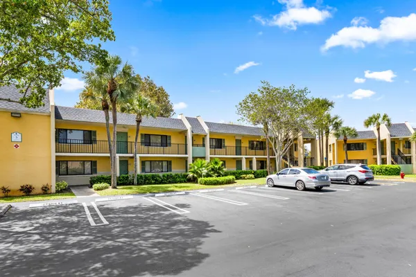 $2,150 | 507 Meadows Circle, Boynton Beach, FL 33436