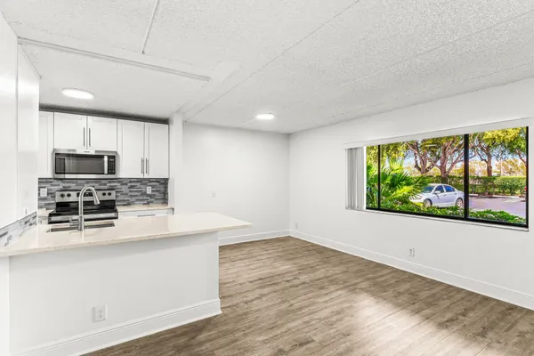 $2,150 | 507 Meadows Circle, Boynton Beach, FL 33436