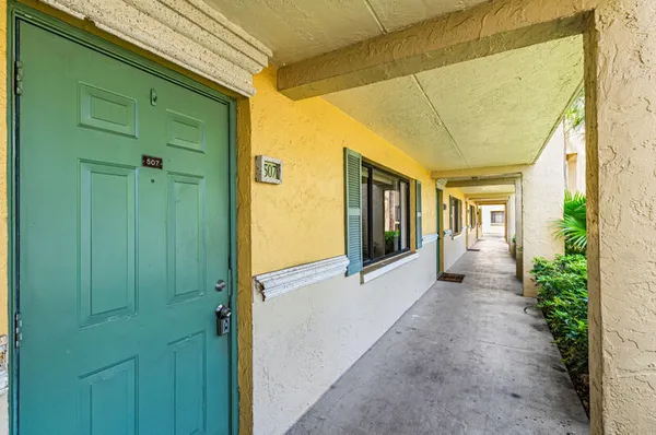 $2,150 | 507 Meadows Circle, Boynton Beach, FL 33436