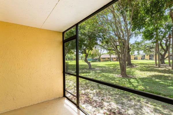 $2,150 | 507 Meadows Circle, Boynton Beach, FL 33436