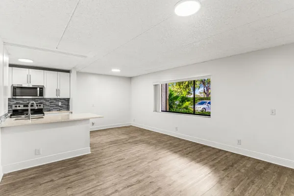 $2,150 | 507 Meadows Circle, Boynton Beach, FL 33436