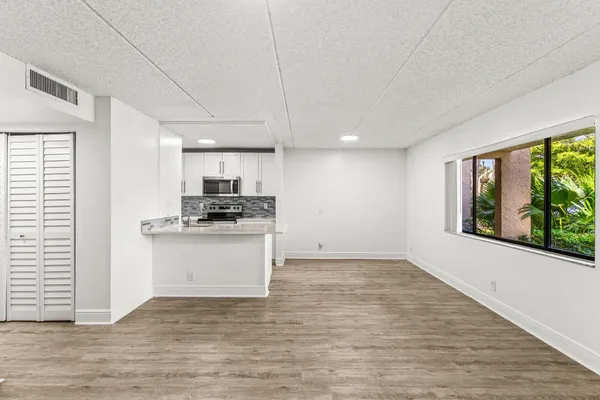 $2,150 | 507 Meadows Circle, Boynton Beach, FL 33436