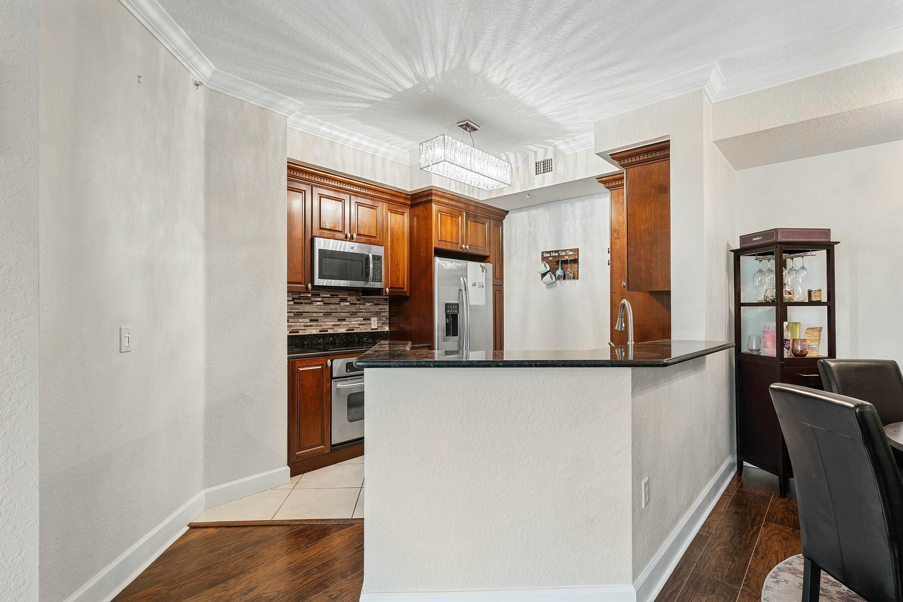 4 Renaissance Way, Unit 414 Boynton Beach, FL 33426 - Photo 5 of 19 Chef's Kitchen