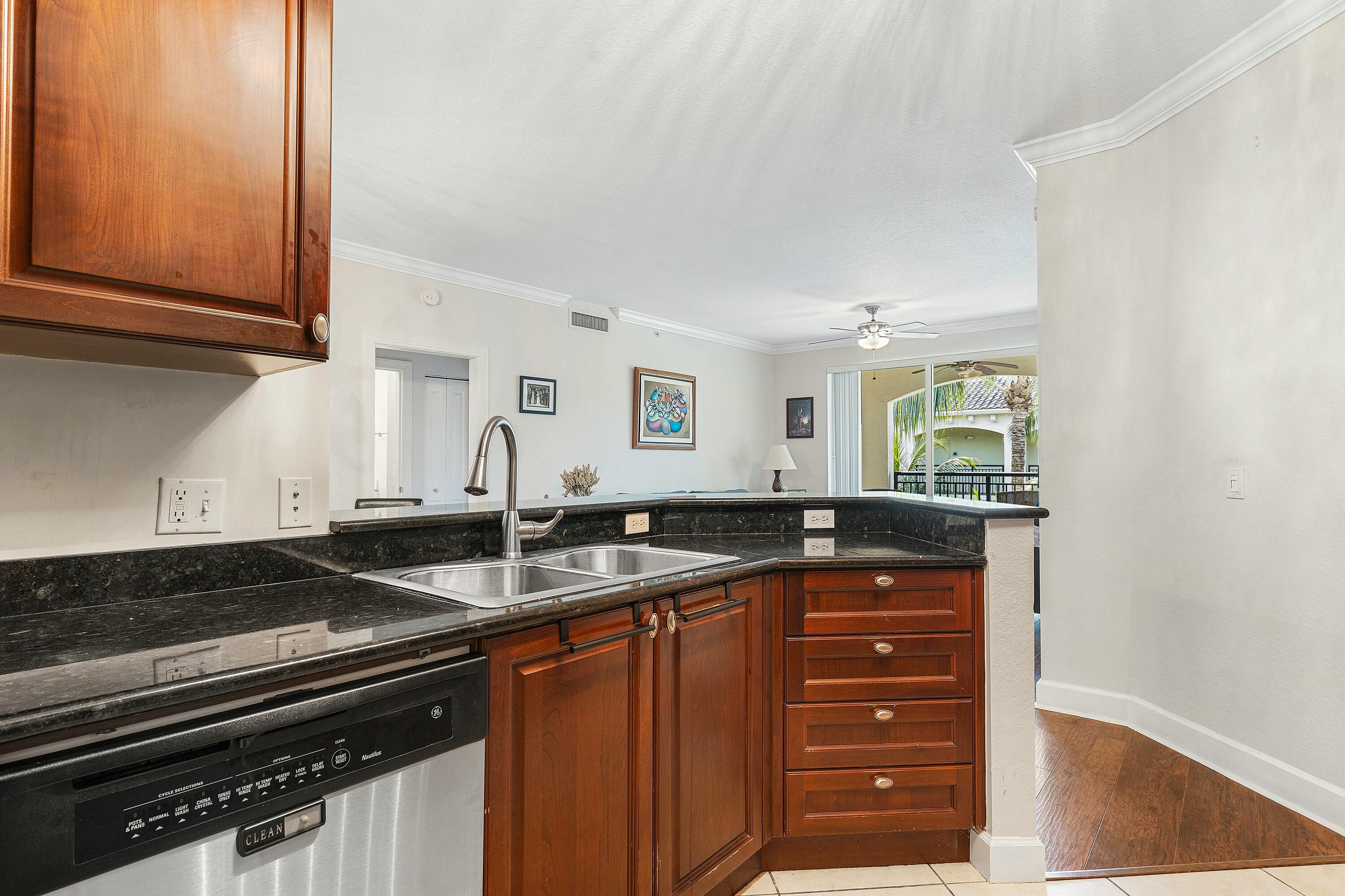 4 Renaissance Way, Unit 414 Boynton Beach, FL 33426 - Photo 8 of 19 Kitchen