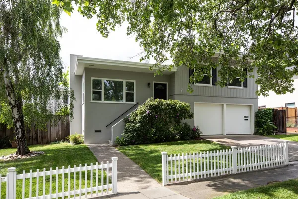 $1,895,000 | 1802 Alameda De Las Pulgas, Redwood City, CA 94061