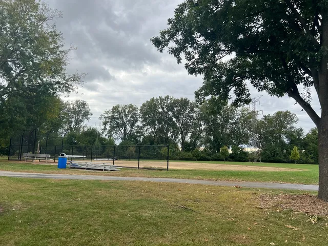 a view of an house with a yard