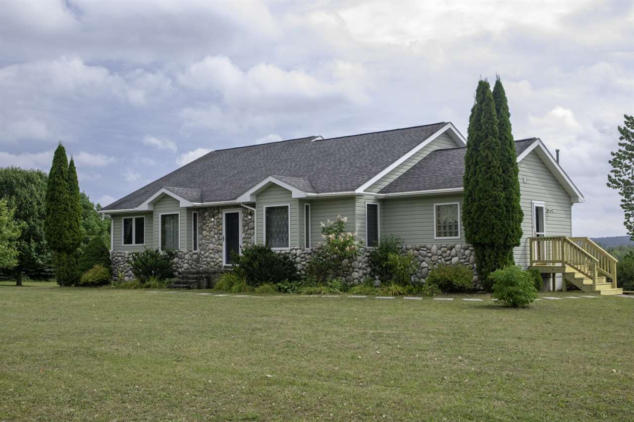 7302 East Birch Point Road Traverse City, MI 49684 - Photo 32 of 50 1867305-31.JPG