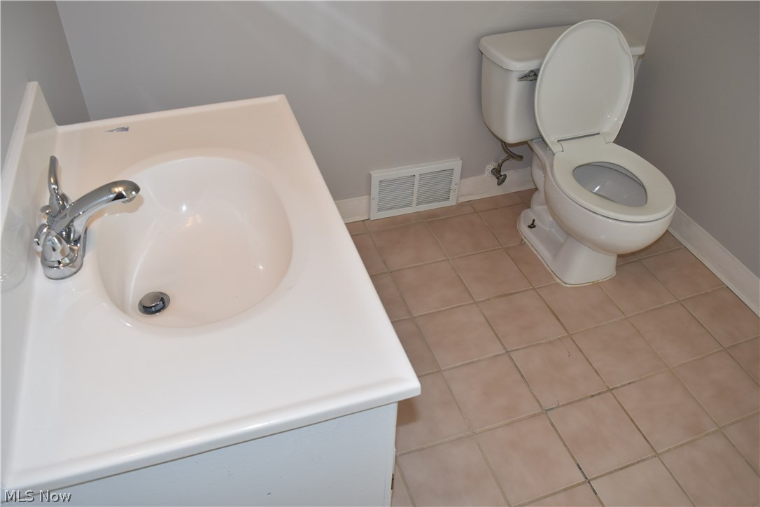 1735 Edgefield Road Lyndhurst, OH 44124 - Photo 21 of 28
