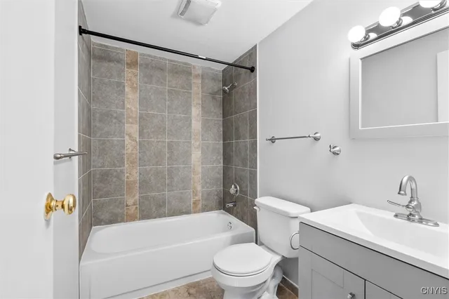 $1,250 | 328 Village Boulevard North, Van Buren, NY 13027