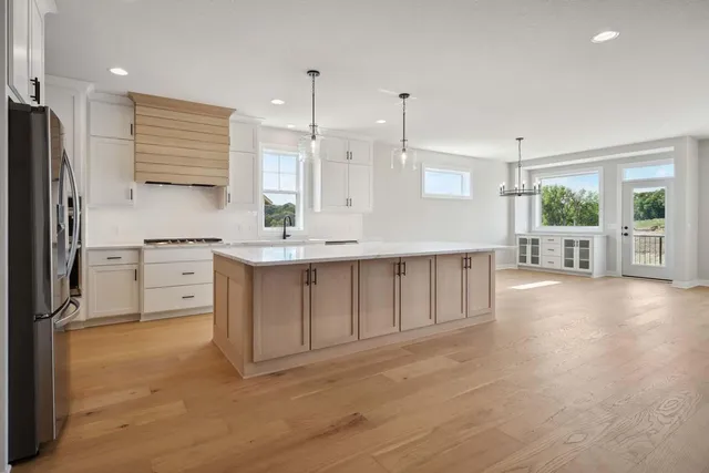 $996,335 | 5512 Vista Trail, Victoria, MN 55318