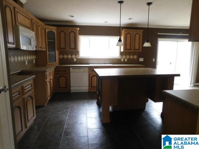 140 Pleasant Trail Jasper, AL 35504 - Photo 3 of 14