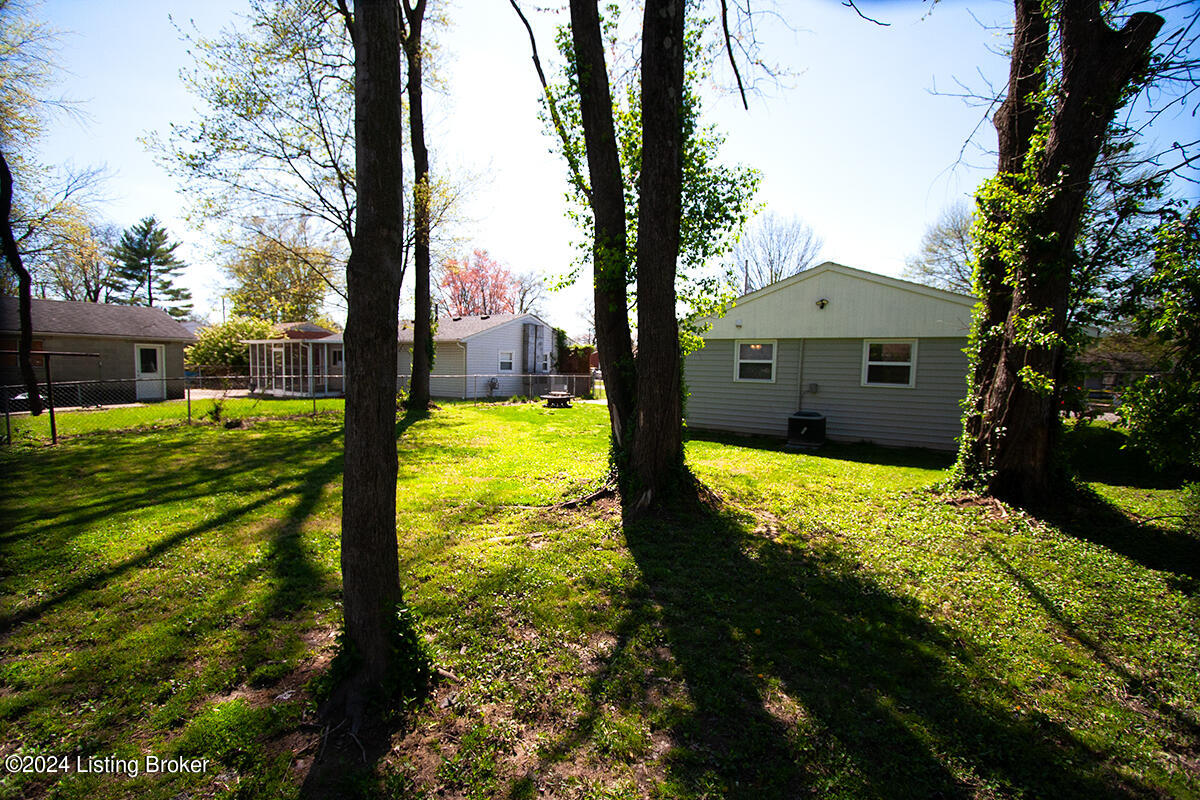 5615 Ridgecrest Road Louisville, KY 40218 - Photo 21 of 21 IMG_9425-Edit