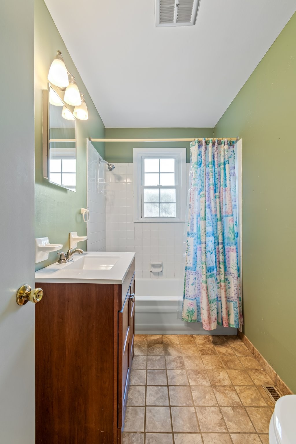 2737 Fly Road Santa Fe, TN 38482 - Photo 25 of 44 a view of a room with window and bathroom