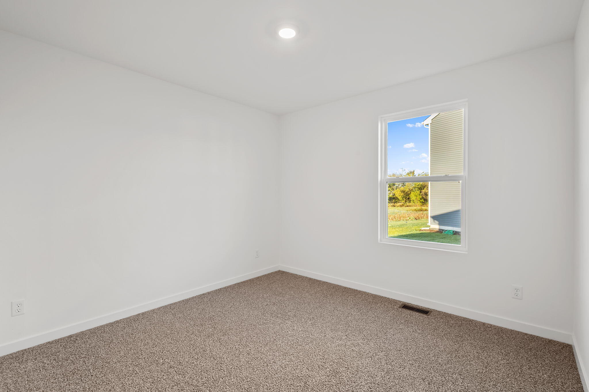 435 Fry Street Hebron, IN 46341 - Photo 18 of 20 2048x1365