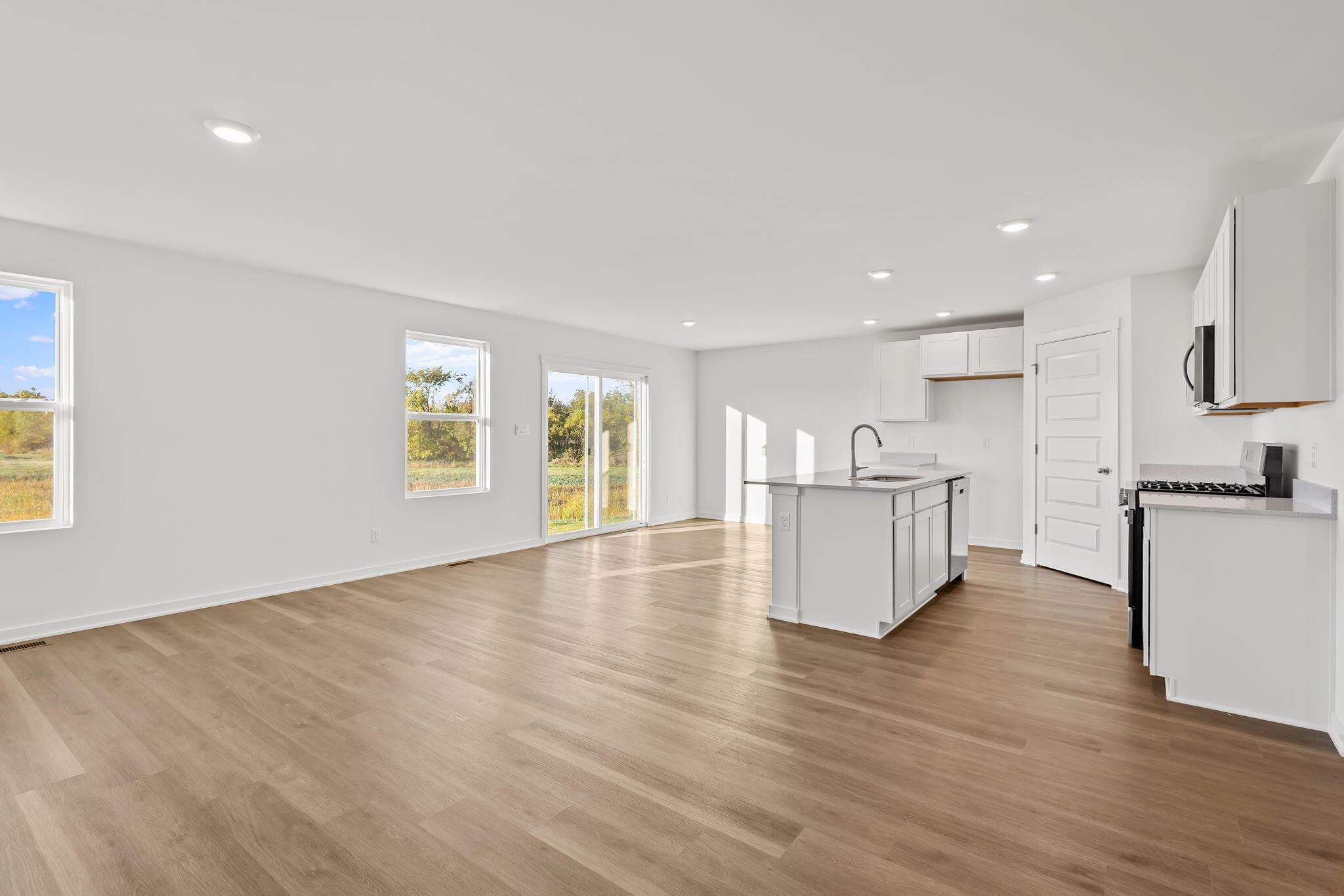 435 Fry Street Hebron, IN 46341 - Photo 2 of 20 2048x1365