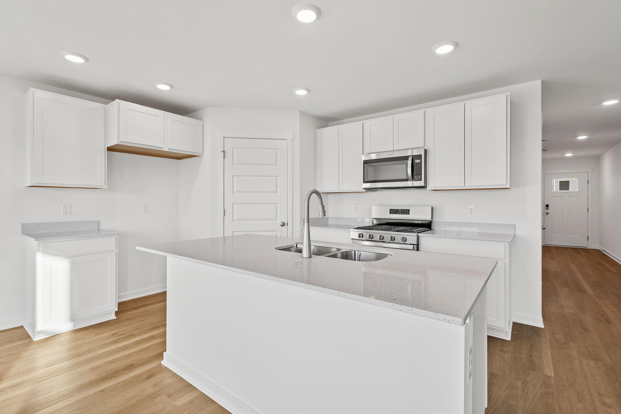 435 Fry Street Hebron, IN 46341 - Photo 5 of 20 2048x1365