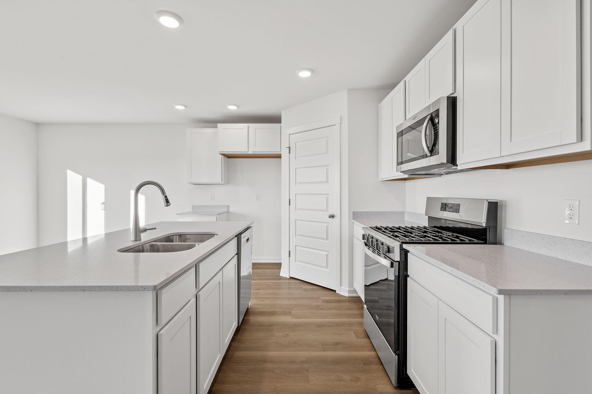 435 Fry Street Hebron, IN 46341 - Photo 7 of 20 2048x1365