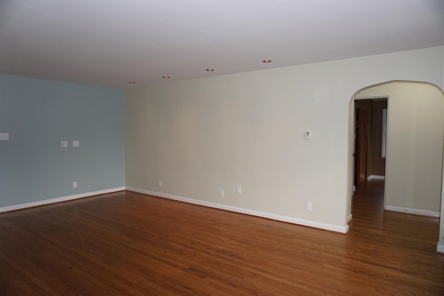 2424 Crest Road Gary, IN 46408 - Photo 3 of 10 1500x1000