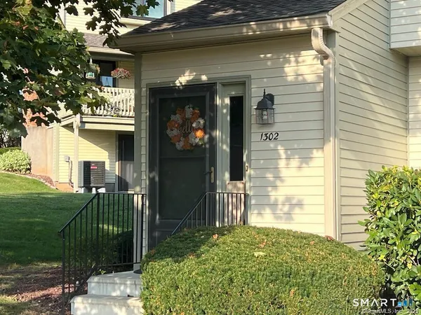 $2,100 | 1302 Summer Hill Drive, Unit 1302, South Windsor, CT 06074