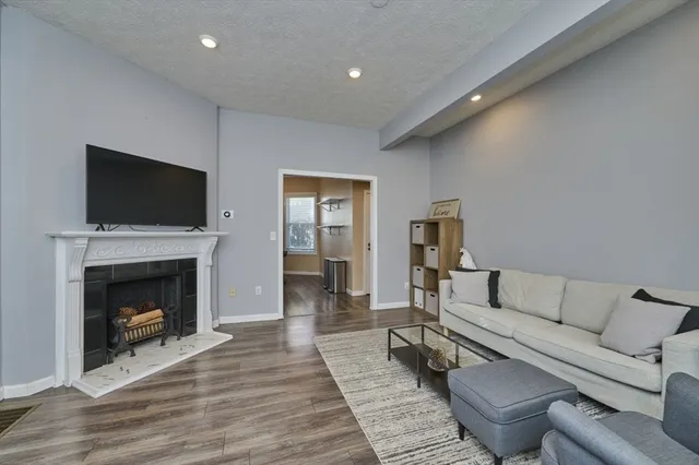 $3,500 | 34 Greenleaf Street, Unit 34, Malden, MA 02148