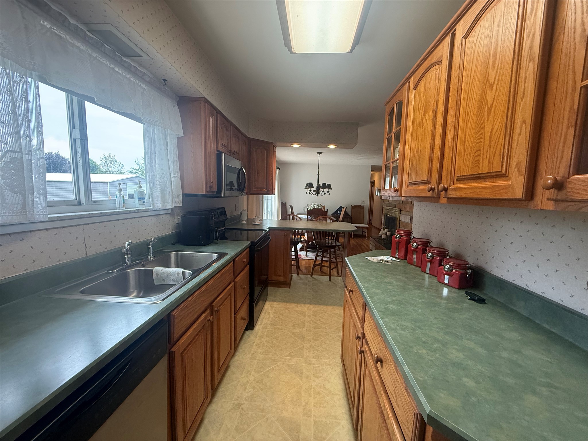 2296 Saltsman Road Erie, PA 16510 - Photo 10 of 29 Gallery Image 10