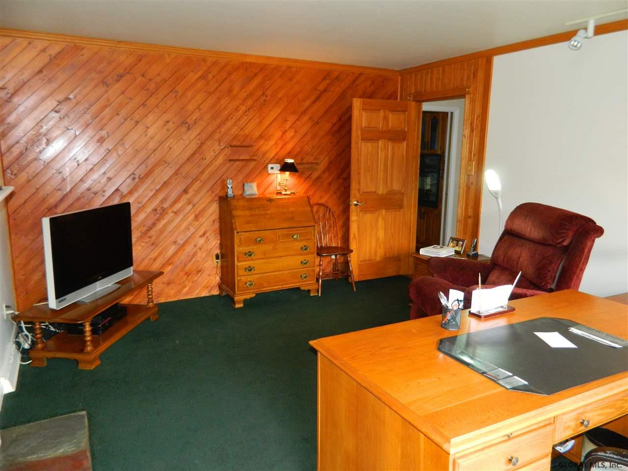 531 Wayne Place Bethlehem, NY 12054 - Photo 8 of 72 Photo 8
