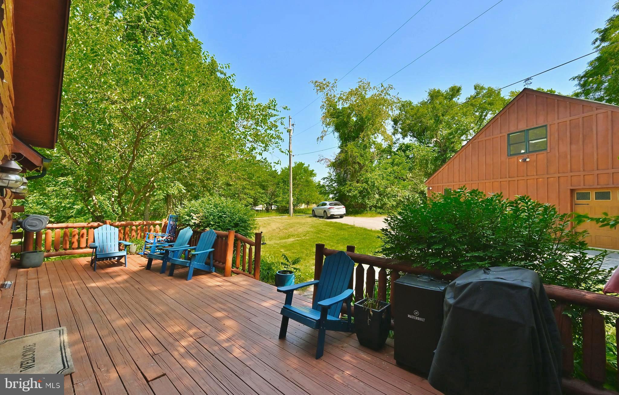 8051 Old Receiver Road Frederick, MD 21702 - Photo 3 of 54 Main home's wooden porch