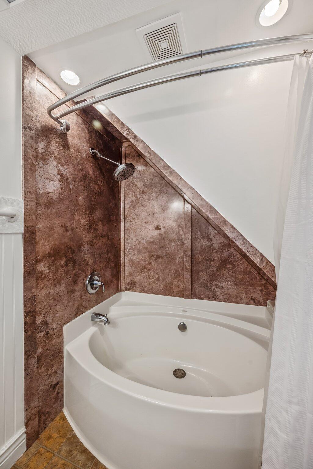 6945 Prospect-Dublin Road Prospect, OH 43342 - Photo 24 of 41 Hall Full Bath w/Soak Tub
