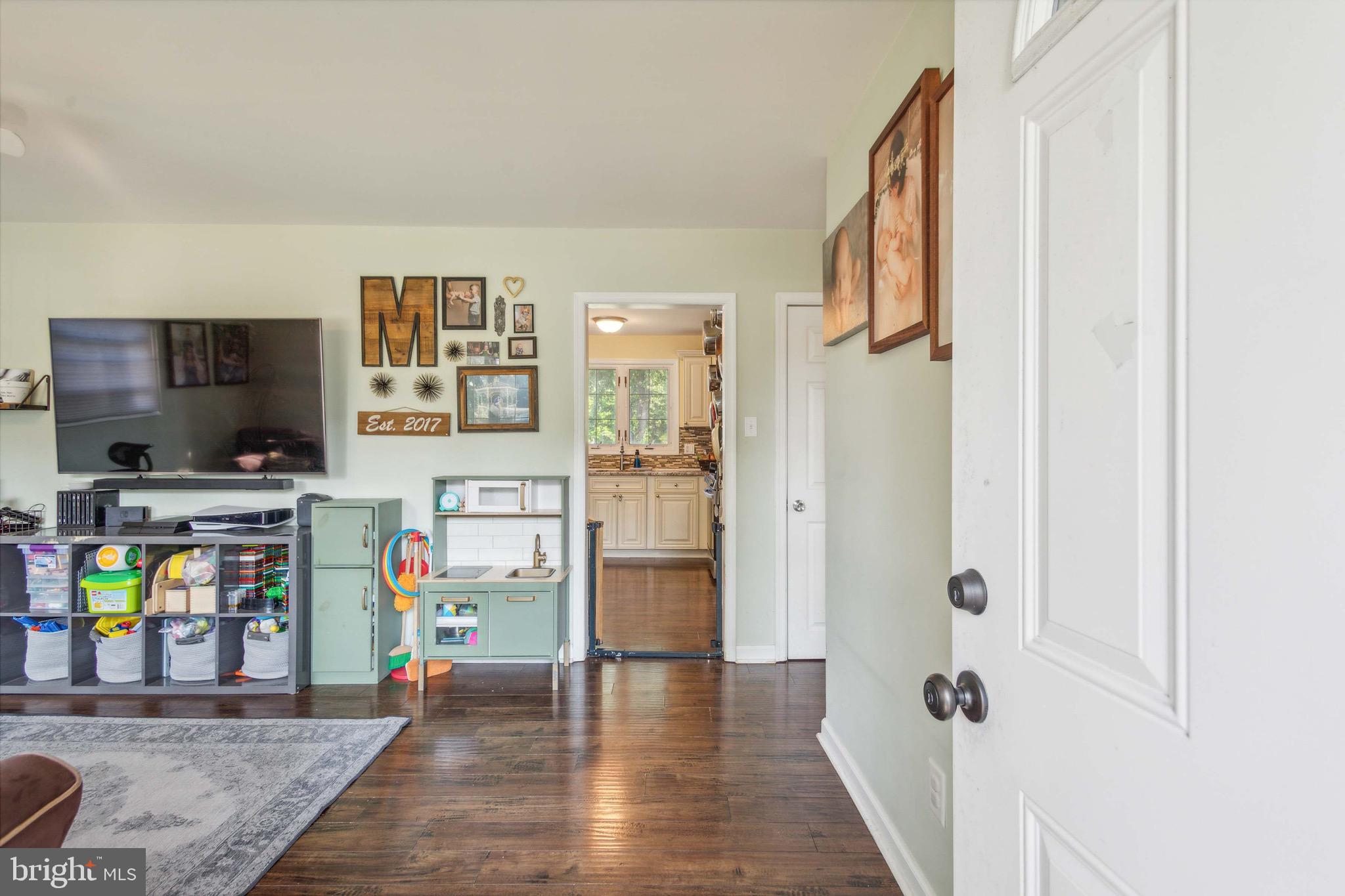 19 South Club Road Pine Hill, NJ 08021 - Photo 3 of 25