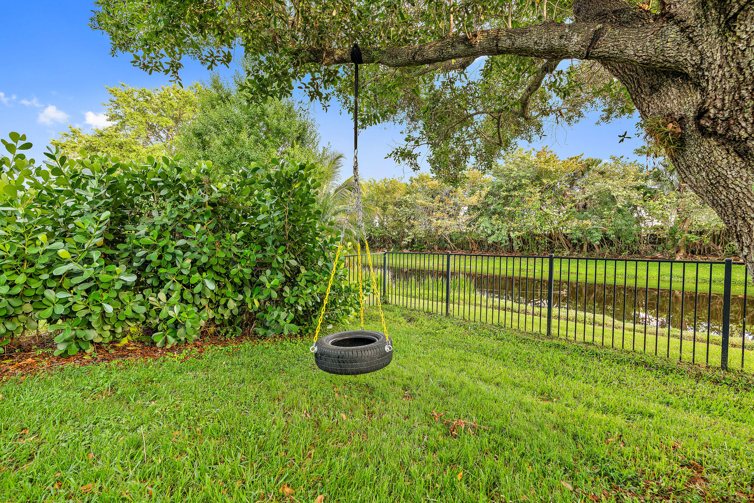 104 Old Jupiter Beach Road Jupiter, FL 33477 - Photo 11 of 25 B4132A39-55E9-47BE-9237-B62C9231EE18