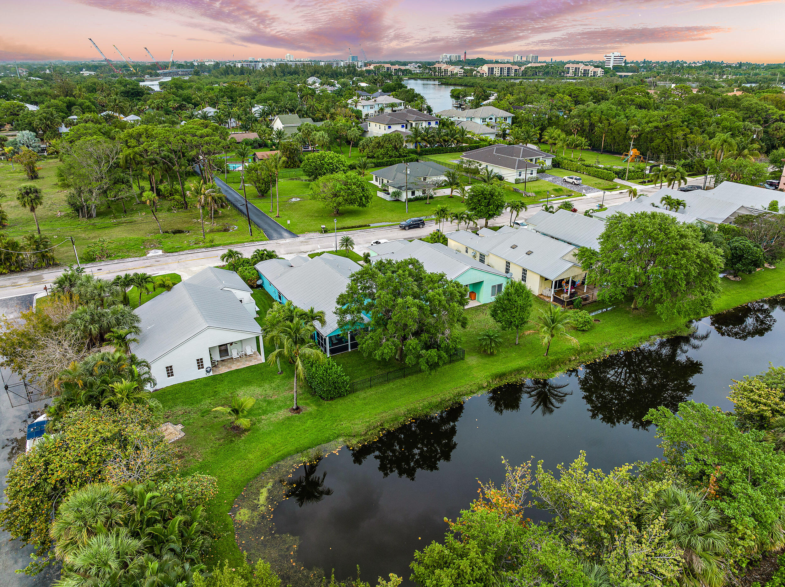 104 Old Jupiter Beach Road Jupiter, FL 33477 - Photo 19 of 25 CEB042A5-6E7E-4A02-92D6-40EB455242F8