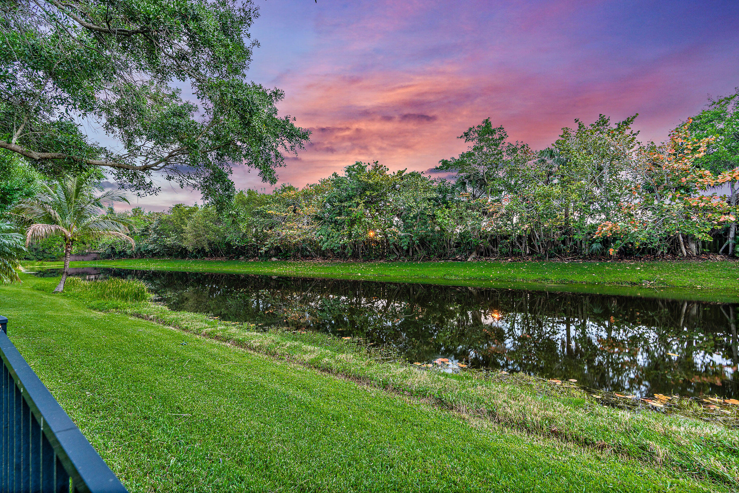 104 Old Jupiter Beach Road Jupiter, FL 33477 - Photo 25 of 25 692273D0-7CC4-4535-869E-51F12769B222