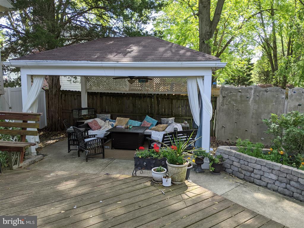 7806 Hayfield Road Alexandria, VA 22315 - Photo 6 of 6 Gallery Image 6