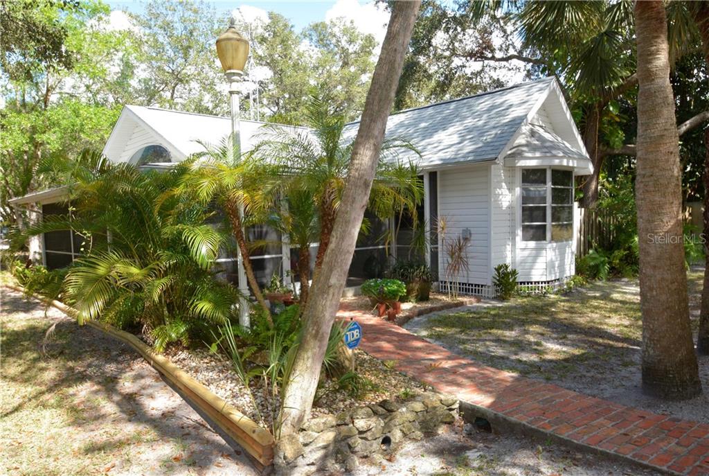 266 North Jackson Road Venice, FL 34292 - Photo 1 of 1 Front