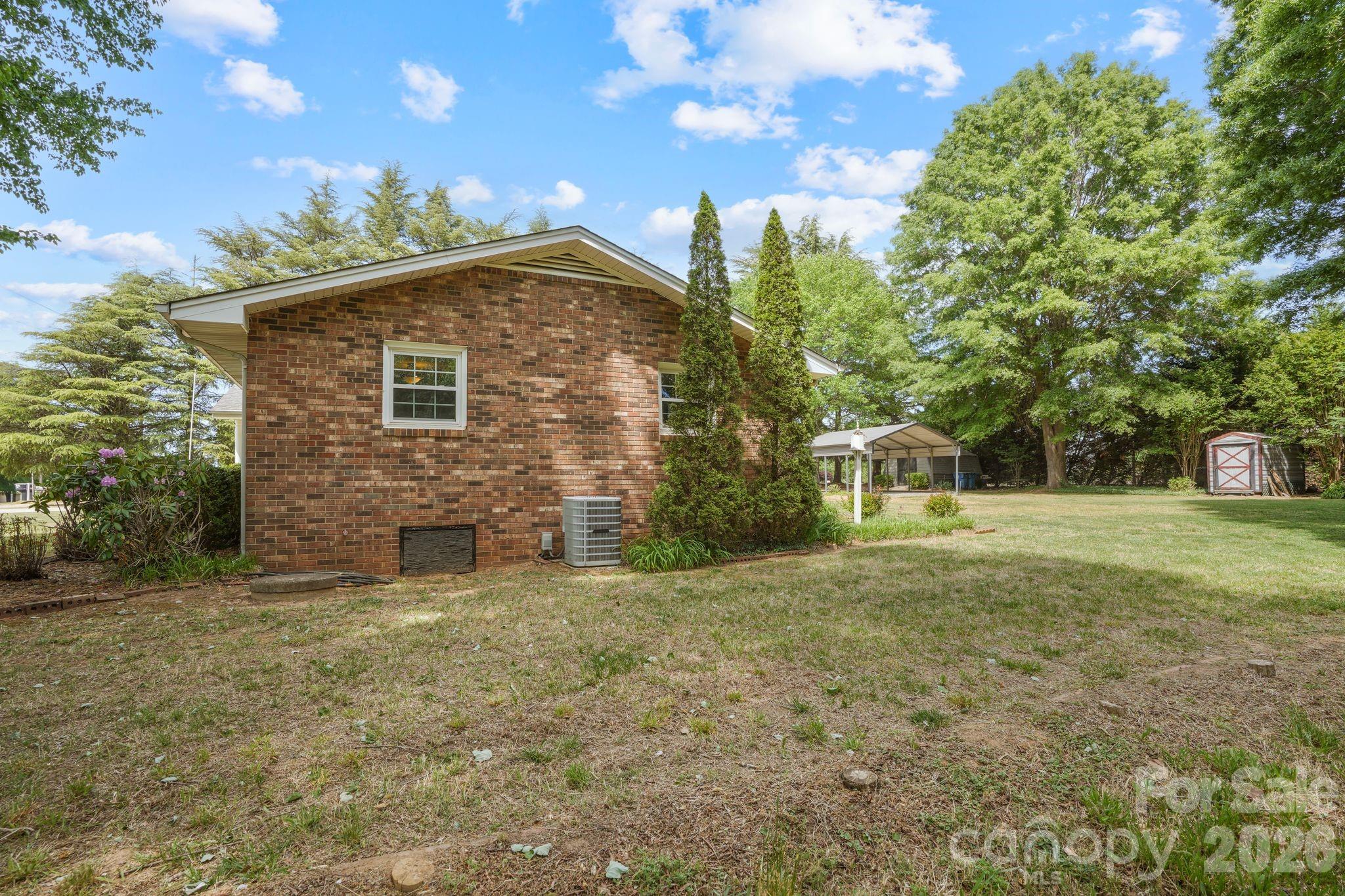 3328 Sulphur Springs Road Northeast Hickory, NC 28601 - Photo 35 of 44