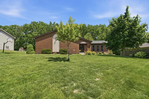 $370,000 | 5906 Red Oak Drive, Fairfield, OH 45014