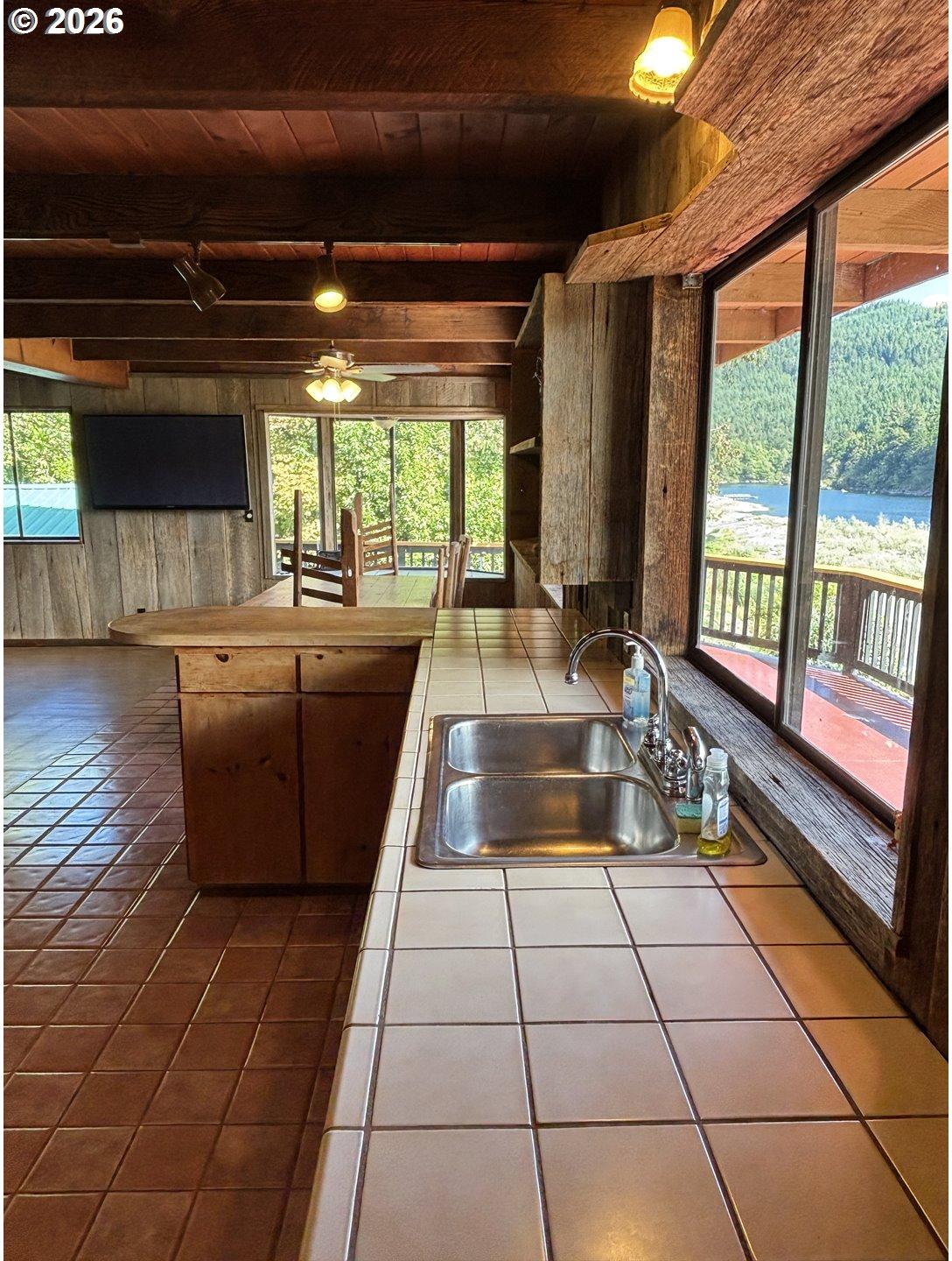 96476 North Bank Rogue River Road Gold Beach, OR 97444 - Photo 10 of 28 Kitchen