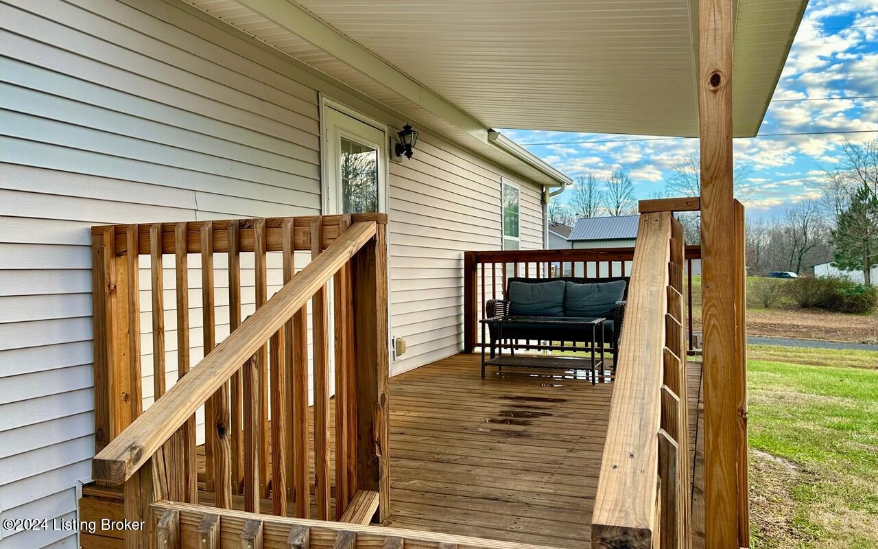 559 Grant Road Leitchfield, KY 42754 - Photo 53 of 57 Deck 16' x 8'