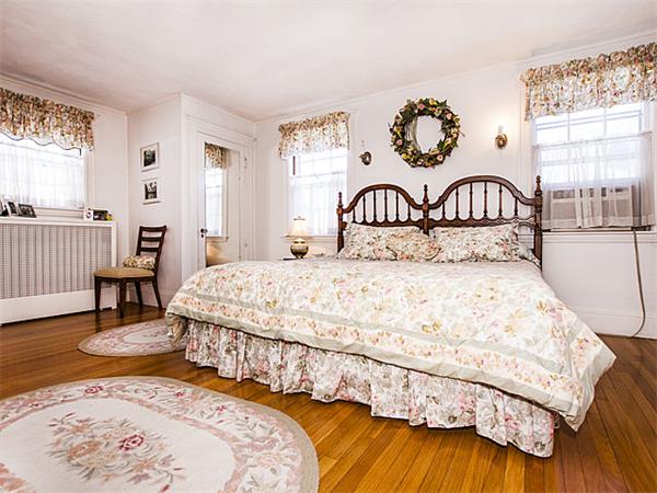 36 Foxcroft Road Winchester, MA 01890 - Photo 10 of 17 Gallery Image 10