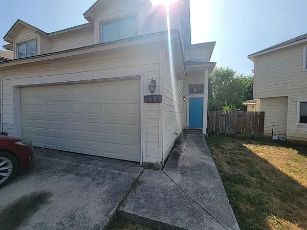 $1,800 | 812 Sagewood Trail, San Marcos, TX 78666
