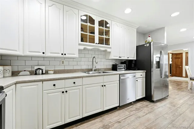 $769,900 | 246 Southern Boulevard, Nesconset, NY 11767