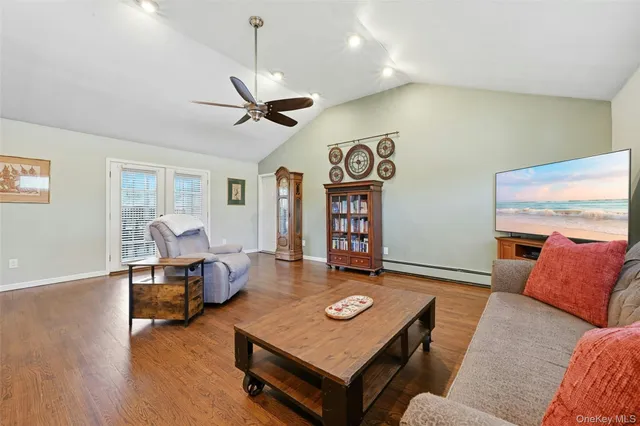 $769,900 | 246 Southern Boulevard, Nesconset, NY 11767