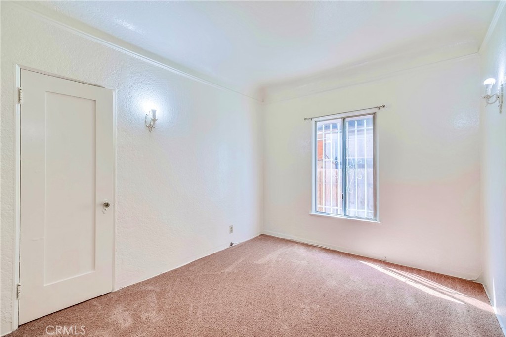 234 Lime Avenue, Unit A Long Beach, CA 90802 - Photo 7 of 15 an empty room with windows