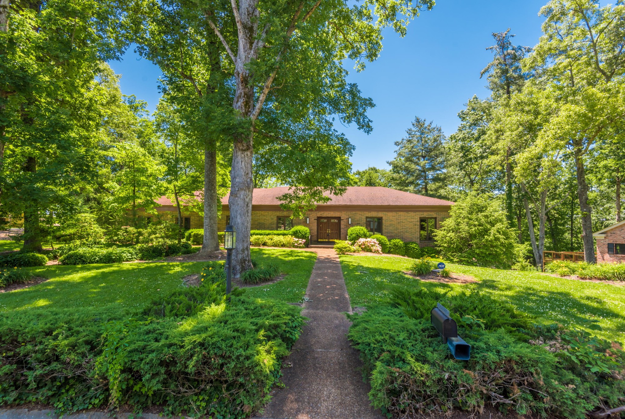 601 Westborough Road Knoxville, TN 37909 - Photo 2 of 28 Gallery Image 2