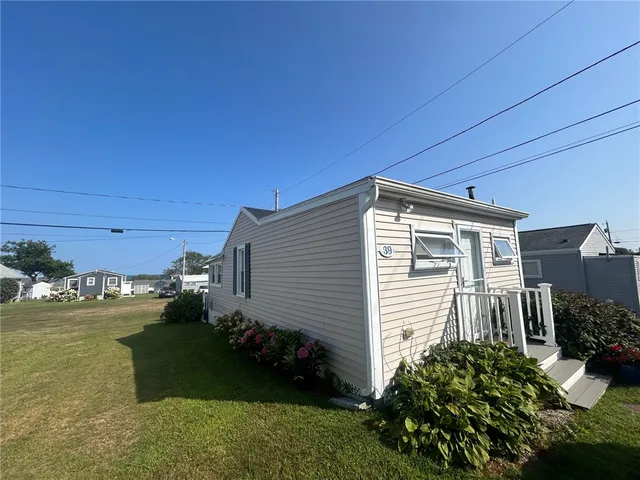 $275,000 | 64 Burnside Avenue, Narragansett, RI 02882