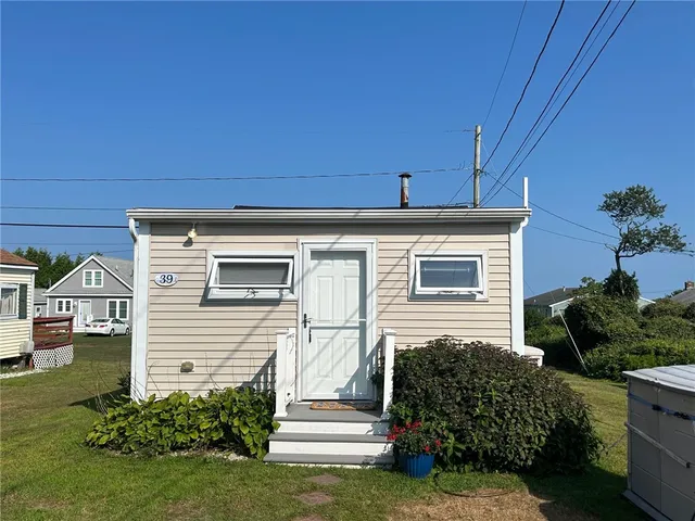 $275,000 | 64 Burnside Avenue, Narragansett, RI 02882