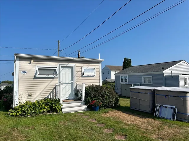 $275,000 | 64 Burnside Avenue, Narragansett, RI 02882