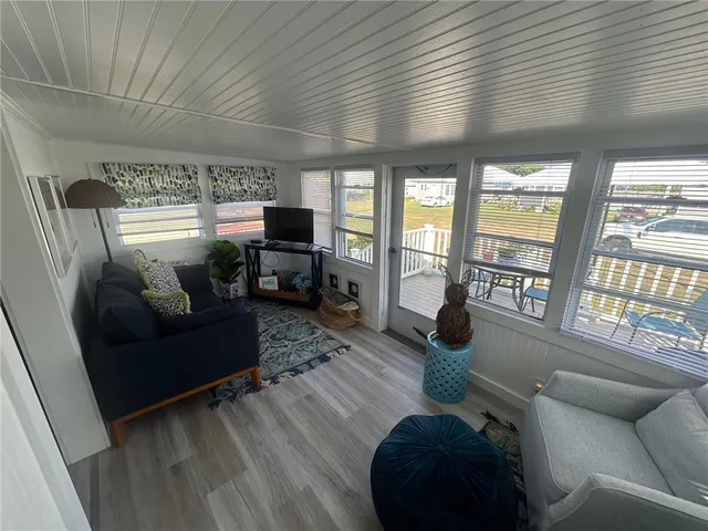 $275,000 | 64 Burnside Avenue, Narragansett, RI 02882