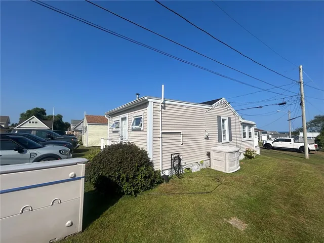 $275,000 | 64 Burnside Avenue, Narragansett, RI 02882